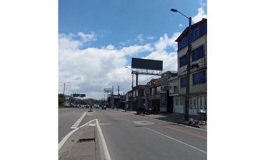 ACSI 1402, CASA COMERCIAL EN VENTA – ZONA DE CONSECIONARIOS AV. BOYAC