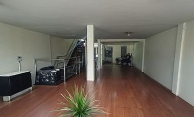ACSI 1402, CASA COMERCIAL EN VENTA – ZONA DE CONSECIONARIOS AV. BOYAC