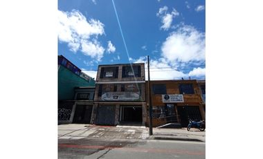 ACSI 1402, CASA COMERCIAL EN VENTA – ZONA DE CONSECIONARIOS AV. BOYAC