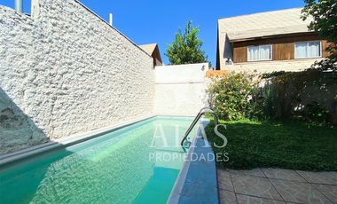 Casa en Arriendo en Mall Los Domínicos | Arriendo Casa (4D3B) | Las Condes | Alas Propiedades