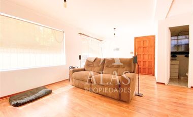 Casa en Arriendo en Mall Los Domínicos | Arriendo Casa (4D3B) | Las Condes | Alas Propiedades