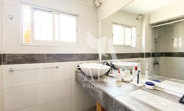 Casa en Arriendo en Mall Los Domínicos | Arriendo Casa (4D3B) | Las Condes | Alas Propiedades