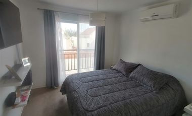 Casa en Arriendo en AV. ELPERAL CON CANAL DE LA LUZ
