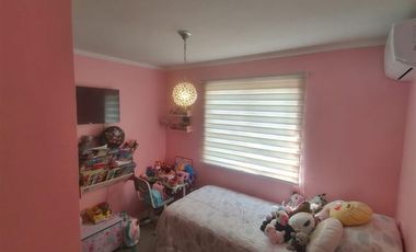 Casa en Arriendo en AV. ELPERAL CON CANAL DE LA LUZ