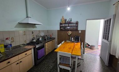 VENTA PH TIPO CASA AL FRENTE 2AMB QUILMES