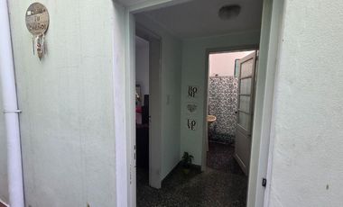 VENTA PH TIPO CASA AL FRENTE 2AMB QUILMES