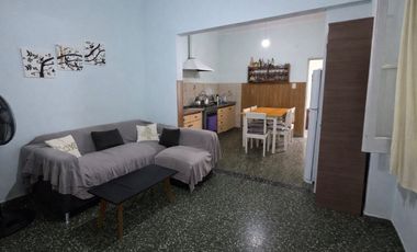 VENTA PH TIPO CASA AL FRENTE 2AMB QUILMES