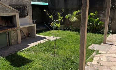 VENTA CASA 2 DORMITORIOS - ZONA CENTRO