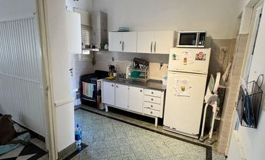 VENTA CASA 2 DORMITORIOS - ZONA CENTRO