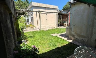 VENTA CASA 2 DORMITORIOS - ZONA CENTRO