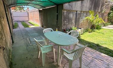VENTA CASA 2 DORMITORIOS - ZONA CENTRO