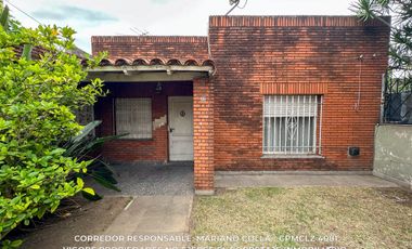 Casa 3 ambientes 300 m² en venta con cochera en Temperley APTA CREDITO