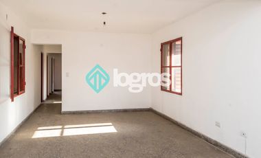AMPLIO DEPARTAMENTO EN VENTA - MACROCENTRO - SALTA