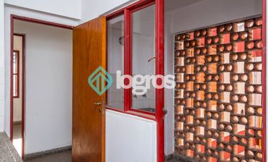 AMPLIO DEPARTAMENTO EN VENTA - MACROCENTRO - SALTA