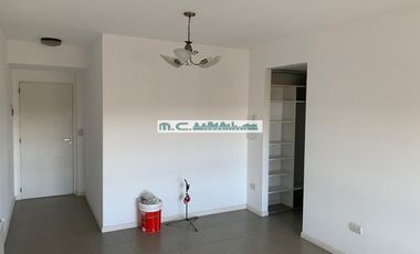 ALQ. ANUAL. MALAGUEÑO. MILENICA IV. DPTO UN DORM. c/ BALCÓN + COCHERA c/ BAULERA