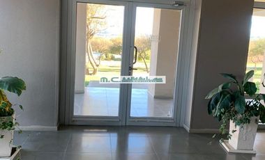 ALQ. ANUAL. MALAGUEÑO. MILENICA IV. DPTO UN DORM. c/ BALCÓN + COCHERA c/ BAULERA