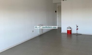 ALQ. ANUAL. MALAGUEÑO. MILENICA IV. DPTO UN DORM. c/ BALCÓN + COCHERA c/ BAULERA