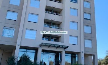ALQ. ANUAL. MALAGUEÑO. MILENICA IV. DPTO UN DORM. c/ BALCÓN + COCHERA c/ BAULERA