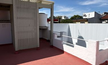 Casa tipo PH 4 ambientes totalmente remodelada oportunidad lista para habitar