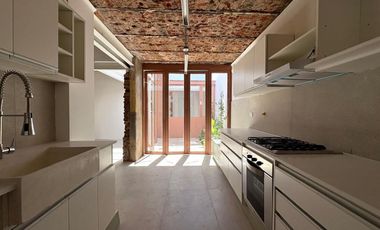 Casa tipo PH 4 ambientes totalmente remodelada oportunidad lista para habitar