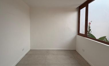 Casa tipo PH 4 ambientes totalmente remodelada oportunidad lista para habitar