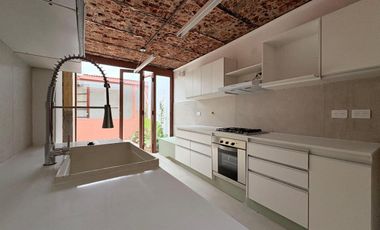 Casa tipo PH 4 ambientes totalmente remodelada oportunidad lista para habitar