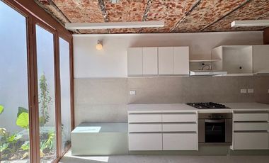 Casa tipo PH 4 ambientes totalmente remodelada oportunidad lista para habitar