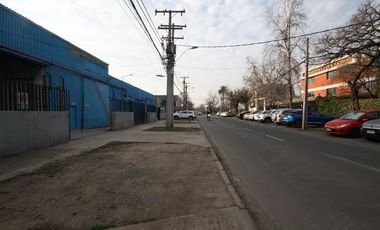 Bodega en Arriendo en Av.Quilin // Pedro de Valdivia // Obispo Arturo Espinoza