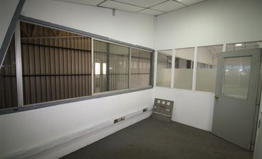 Bodega en Arriendo en Av.Quilin // Pedro de Valdivia // Obispo Arturo Espinoza