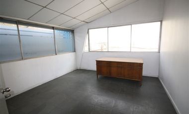 Bodega en Arriendo en Av.Quilin // Pedro de Valdivia // Obispo Arturo Espinoza