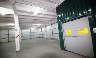 Bodega en Arriendo en Av.Quilin // Pedro de Valdivia // Obispo Arturo Espinoza