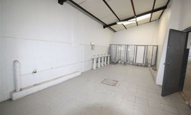 Bodega en Arriendo en Av.Quilin // Pedro de Valdivia // Obispo Arturo Espinoza
