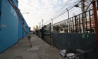 Bodega en Arriendo en Av.Quilin // Pedro de Valdivia // Obispo Arturo Espinoza