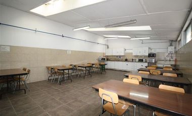 Bodega en Arriendo en Av.Quilin // Pedro de Valdivia // Obispo Arturo Espinoza