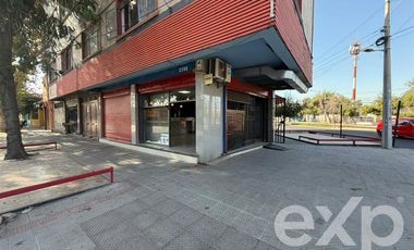 Local Comercial en Arriendo en avenida general rondizzoni cerca parque o'higgins