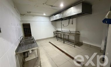 Local Comercial en Arriendo en avenida general rondizzoni cerca parque o'higgins