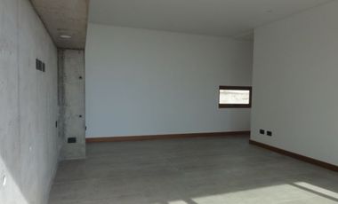 Casa en Arriendo en Espectacular casa con excepcionales vistas en condominio de 5 unidades. Arboretum Mirador del Valle