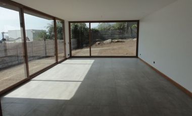 Casa en Arriendo en Espectacular casa con excepcionales vistas en condominio de 5 unidades. Arboretum Mirador del Valle