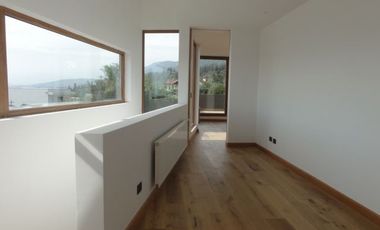 Casa en Arriendo en Espectacular casa con excepcionales vistas en condominio de 5 unidades. Arboretum Mirador del Valle