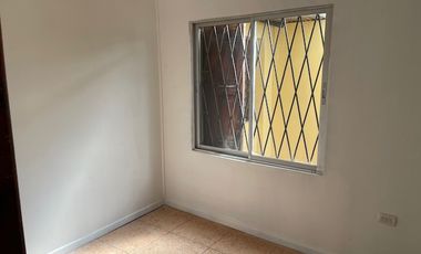 Vende acogedora casa La Calera, 3 dormitorios, movilización