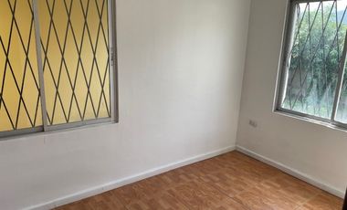 Vende acogedora casa La Calera, 3 dormitorios, movilización