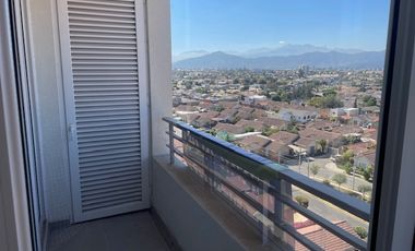 Arrienda departamento nuevo; excelente vista y ubicación.