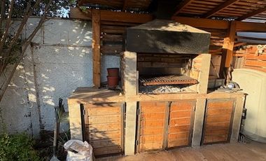 Casa en venta c/ estacionamiento en Avenida San Juan