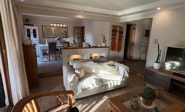 Casa en venta c/ estacionamiento en Avenida San Juan