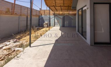 CASA EN ARRIENDO  MACHALI 2D 3B