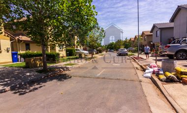 CASA EN ARRIENDO  MACHALI 2D 3B