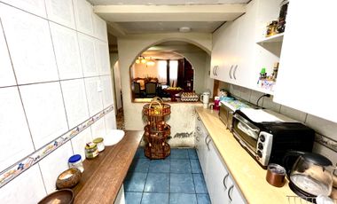 CASA DE 4 DORMITORIOS A LA VENTA