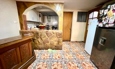 CASA DE 4 DORMITORIOS A LA VENTA