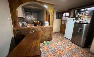 CASA DE 4 DORMITORIOS A LA VENTA