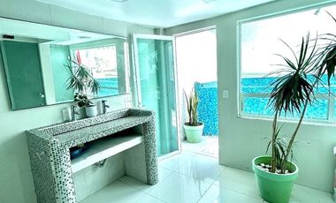 Renta Excelente Casa en Condado de Sayavedra